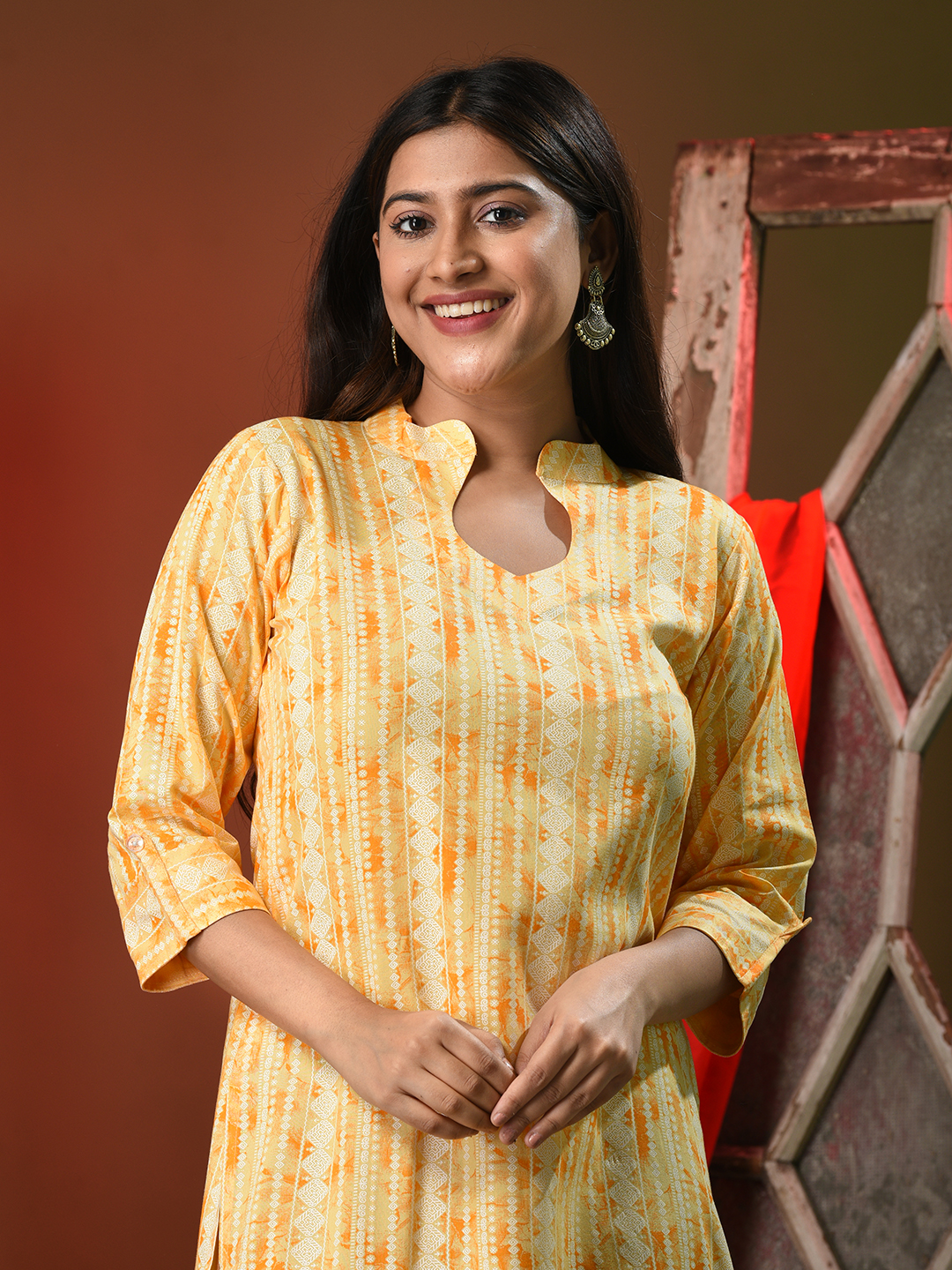 Yellow Rayon Printed Straight Kurta - Image 3