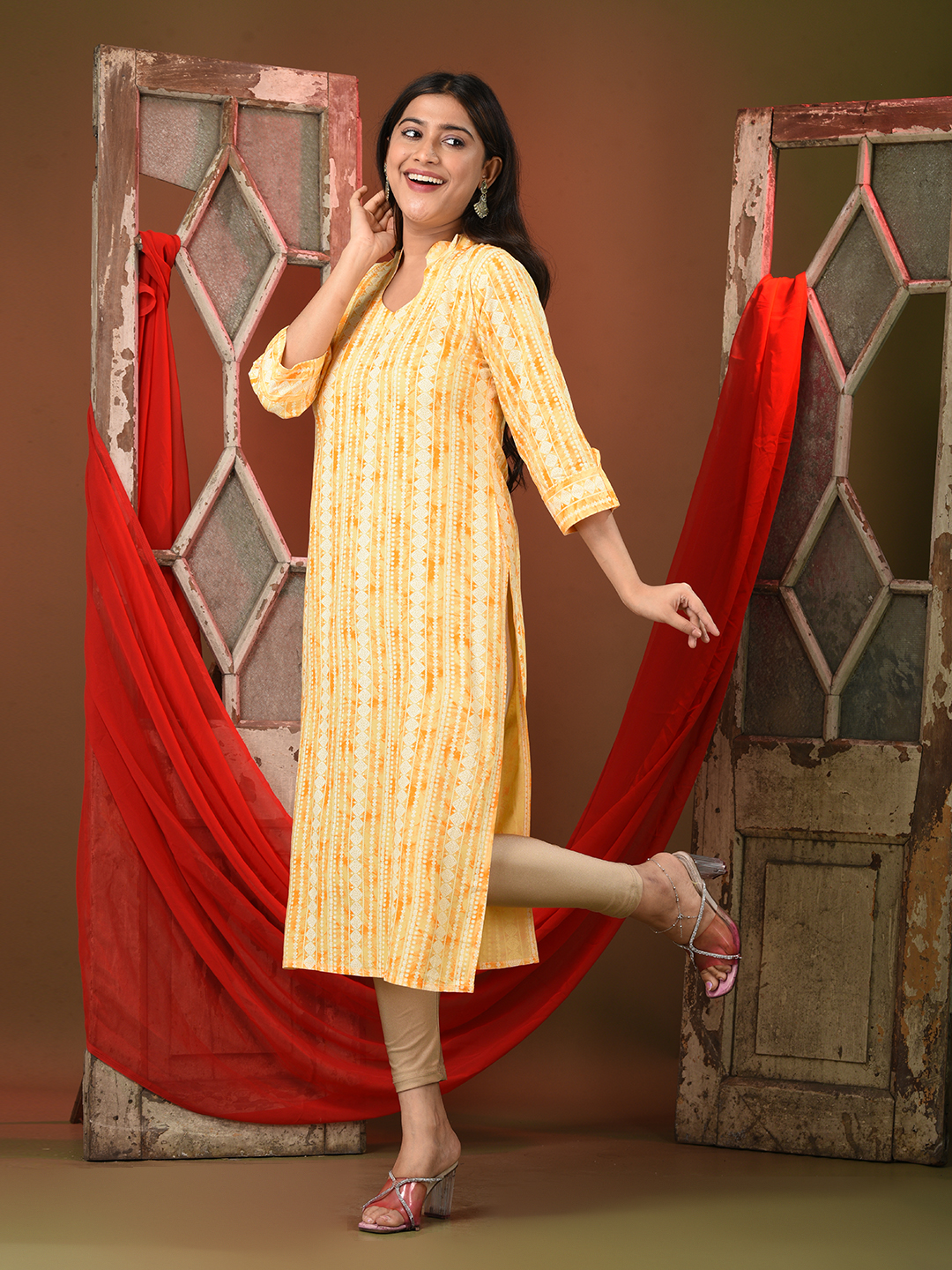 Yellow Rayon Printed Straight Kurta - Image 4