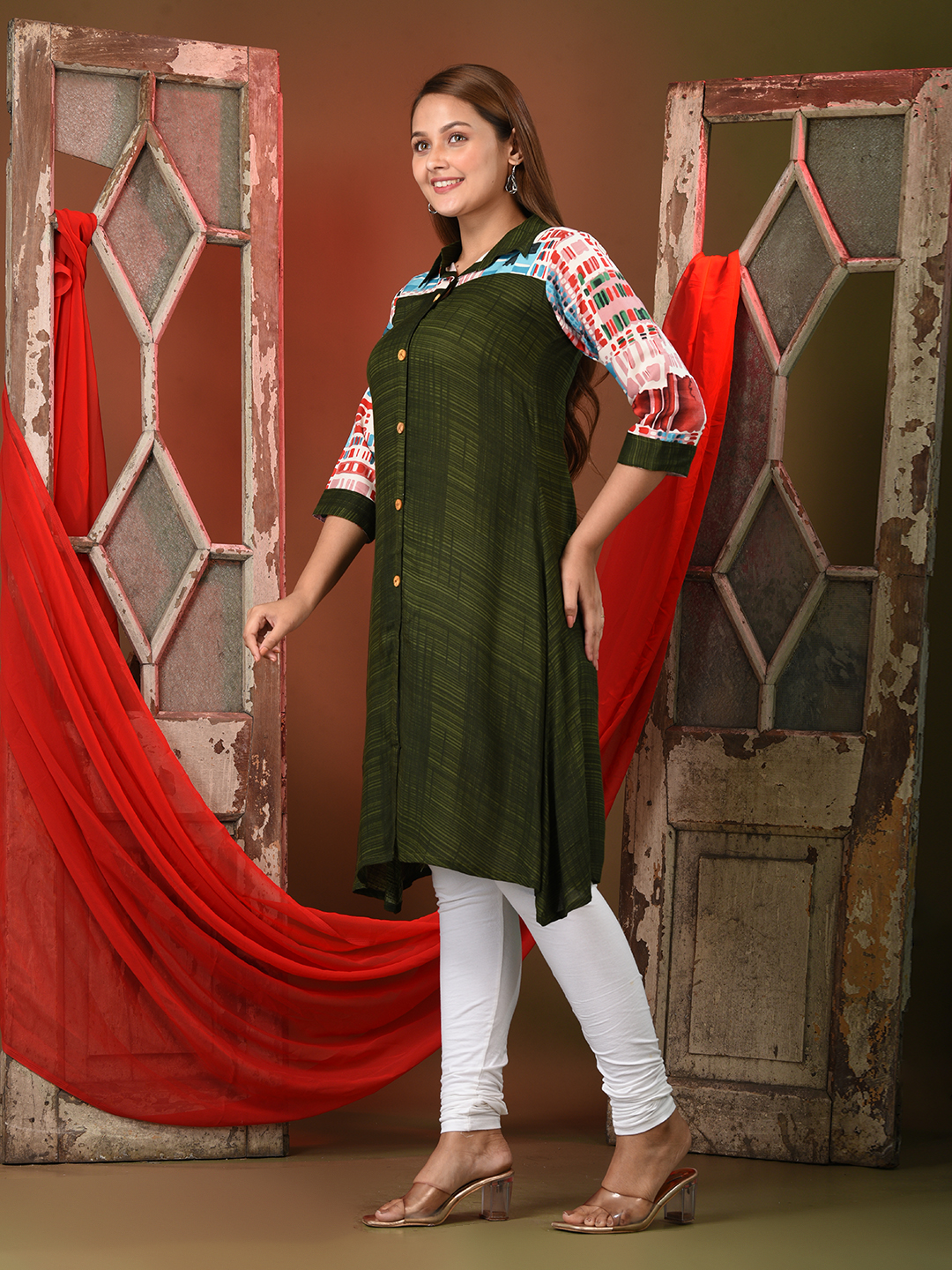 Moss Green Rayon Solid A-line Kurta - Image 4