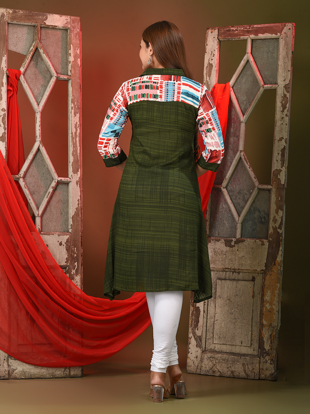 Moss Green Rayon Solid A-line Kurta - Image 6