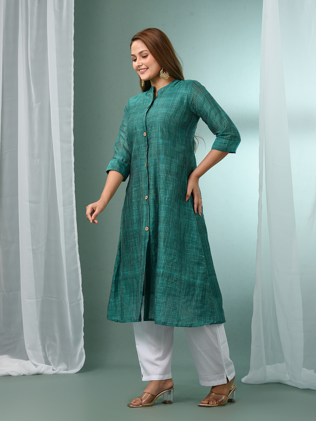 Green Textured Cotton Handloom A-line Kurta Set - Image 4
