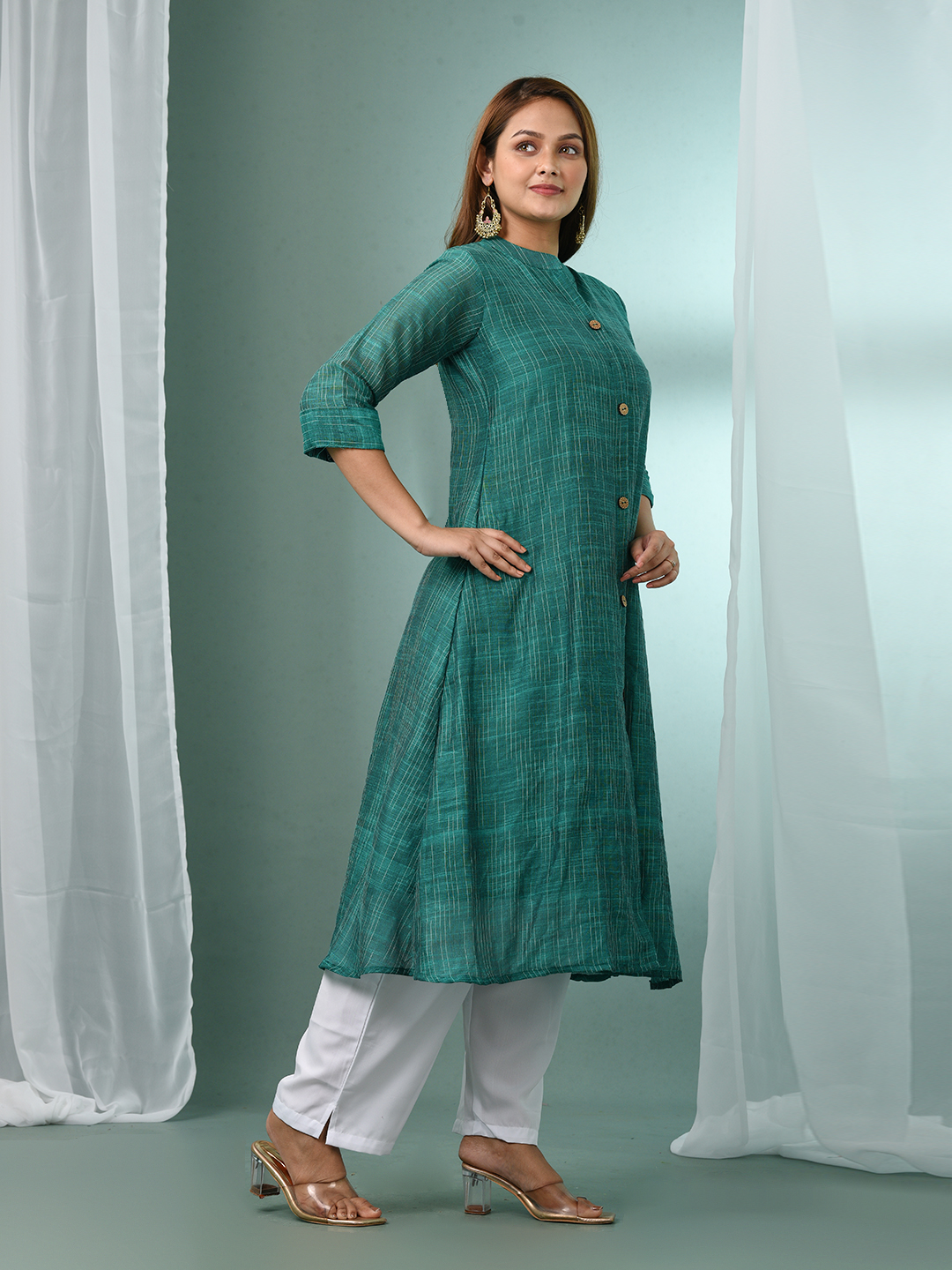 Green Textured Cotton Handloom A-line Kurta Set - Image 5