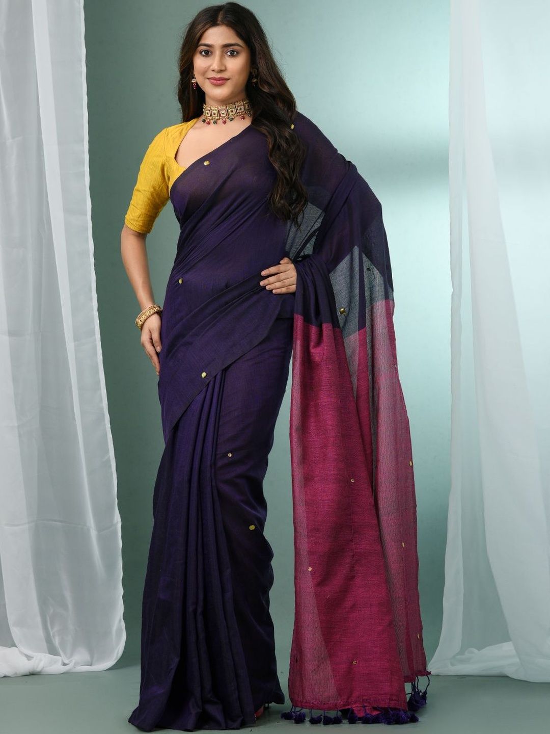 Woven Design Cotton Blend Saree - Image 3