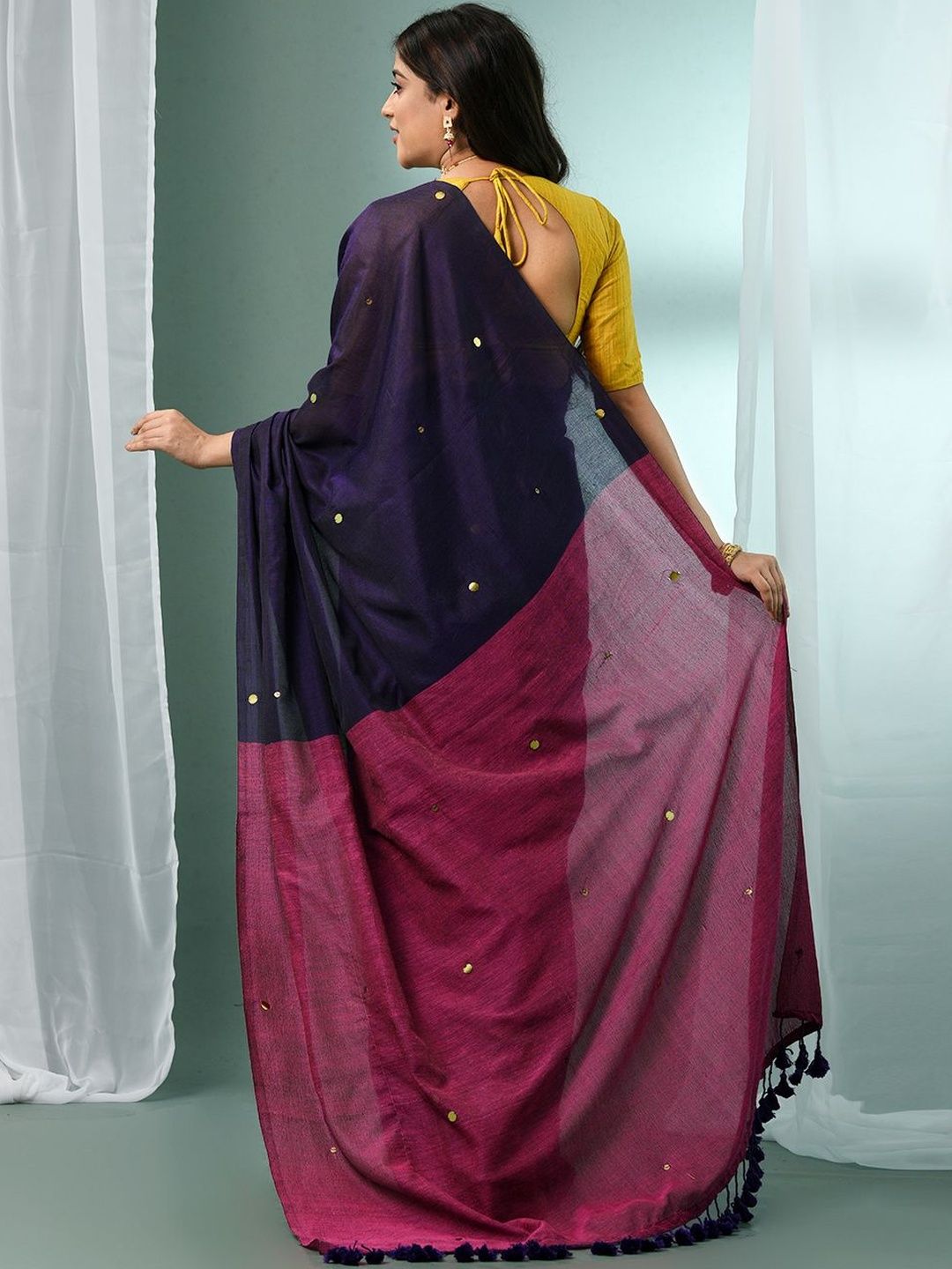 Woven Design Cotton Blend Saree - Image 5