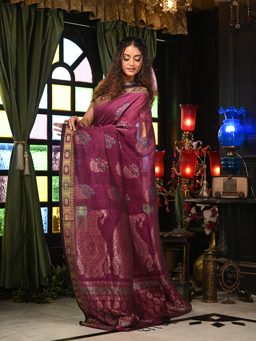 Woven Design Zari Pure Linen Saree - Image 4