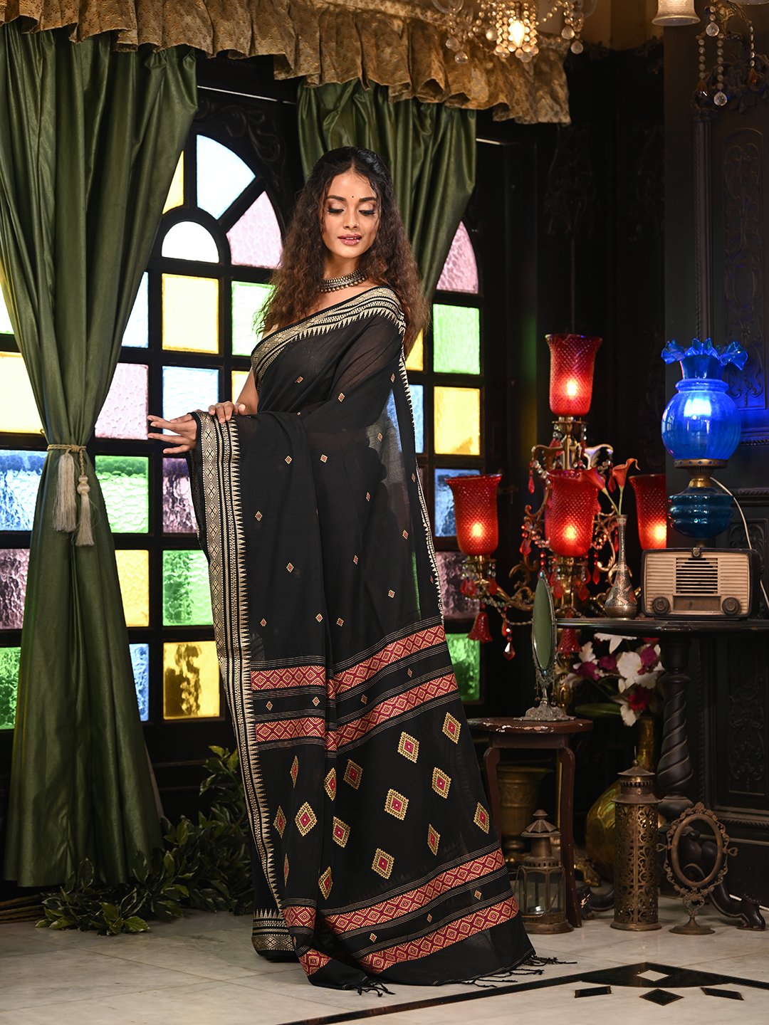 Woven Design Pure Cotton Saree - Image 4